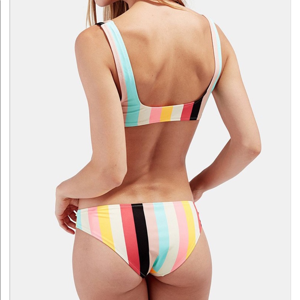 Bikinishe colored bikini